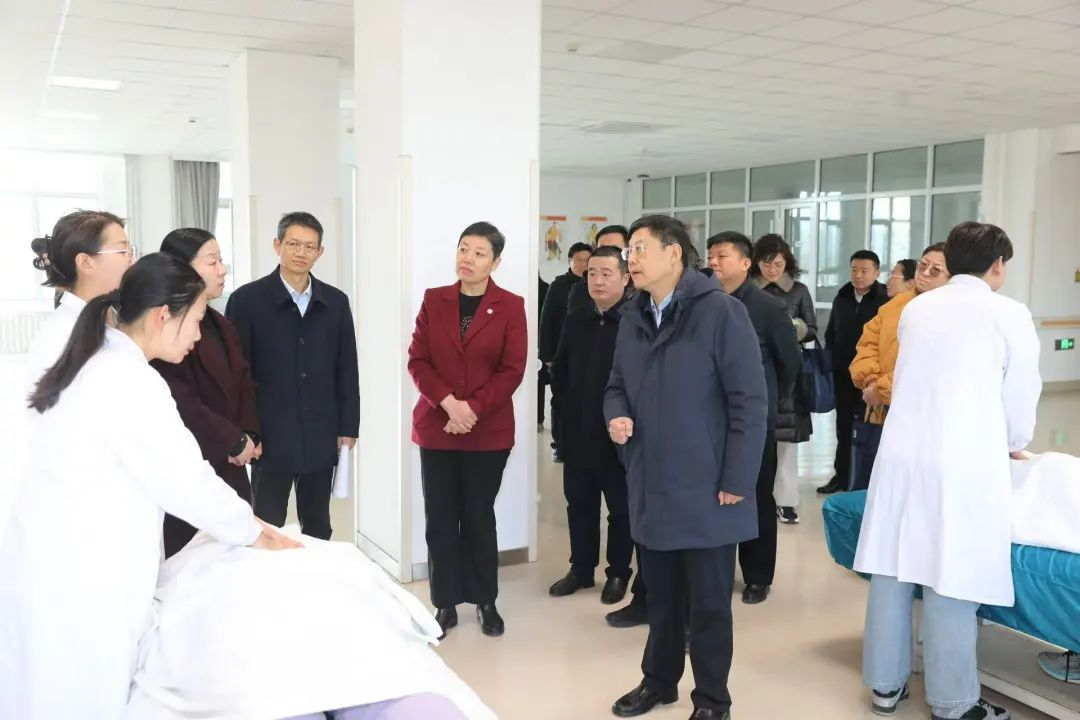 省人大常委會副主任王良在濟南、泰安調研特殊教育工作